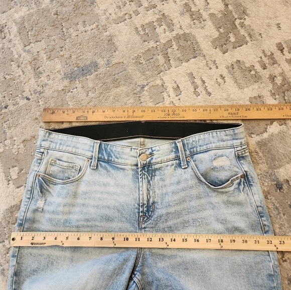 Old Navy lightwash plus Size 18 jeans. Comfort waist. - Picture 12 of 14